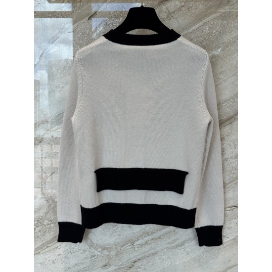 Chanel 26K Métiers d’Art Cashmere White Knit Cardigan | Layered Look Bow Button Cardigan