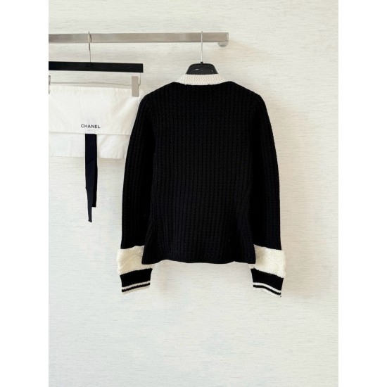 Chanel 25N Ski Collection Cashmere Blend Cardigan | Black Knit with Gold Buttons