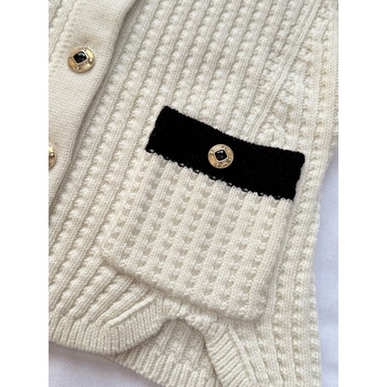 Chanel 25N Ski Collection Cashmere Blend Cardigan | White Knit with Gold Buttons