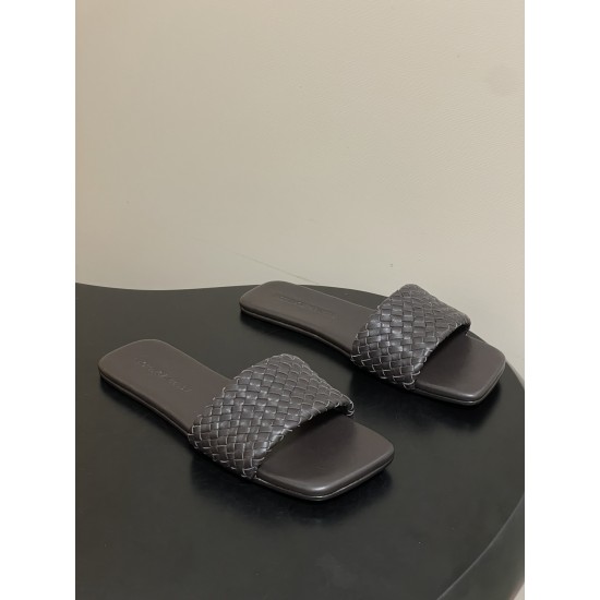 BV Palazzo Woven Leather Slides - Brown