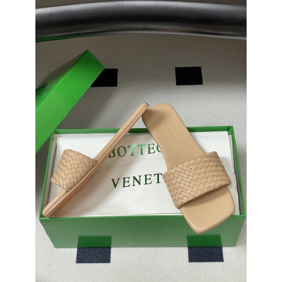 BV Palazzo Woven Leather Slides