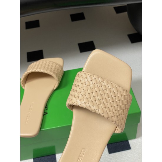 BV Palazzo Woven Leather Slides