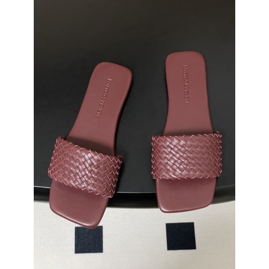 BV Palazzo Woven Leather Slides - Burgundy