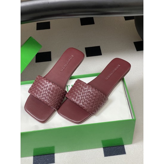 BV Palazzo Woven Leather Slides - Burgundy