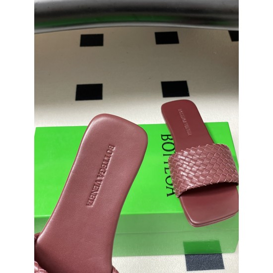 BV Palazzo Woven Leather Slides - Burgundy
