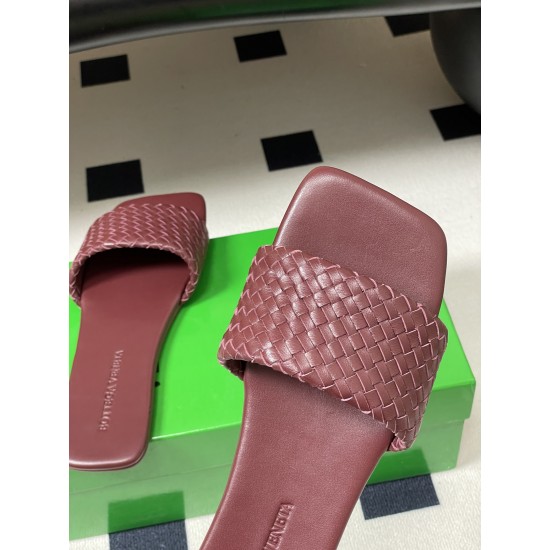 BV Palazzo Woven Leather Slides - Burgundy