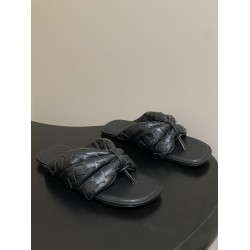 BV Salsa Puffy Woven Leather Thong Sandals- Black