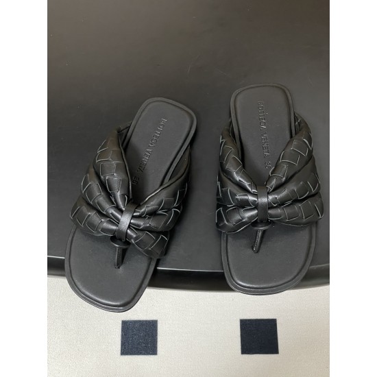BV Salsa Puffy Woven Leather Thong Sandals- Black