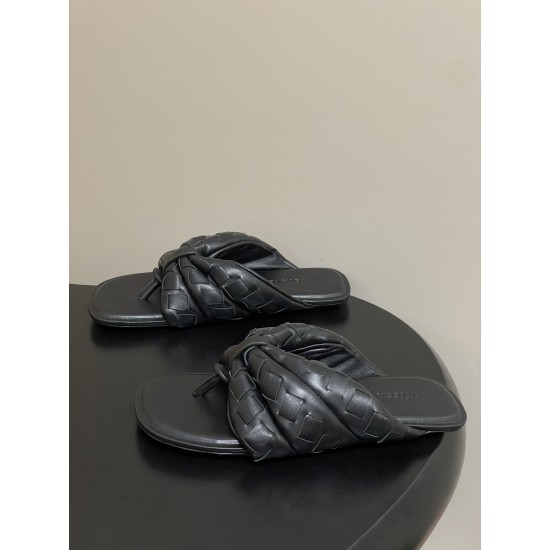 BV Salsa Puffy Woven Leather Thong Sandals- Black
