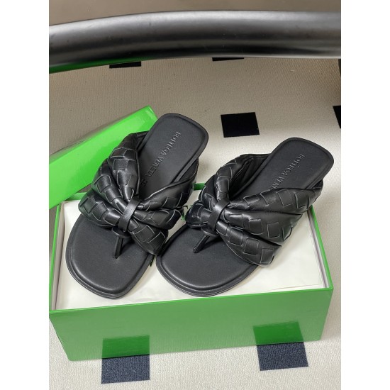 BV Salsa Puffy Woven Leather Thong Sandals- Black