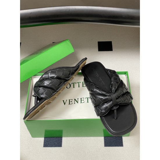 BV Salsa Puffy Woven Leather Thong Sandals- Black
