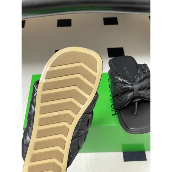 BV Salsa Puffy Woven Leather Thong Sandals- Black